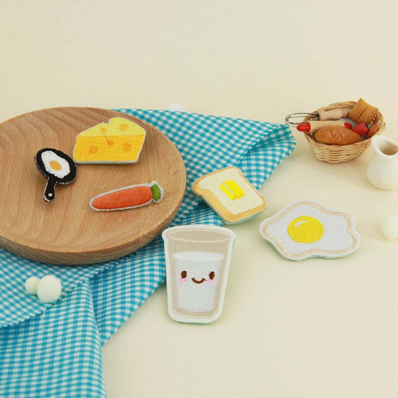 Full breakfast embroidery brooch/ pins / perfect gift for someone who loves food - เข็มกลัด - งานปัก 