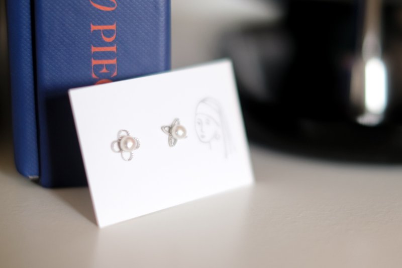 Stars and Flower - Mini Freshwater Pearl sterling silver ear studs (gold/silver) - ต่างหู - เงินแท้ สีทอง