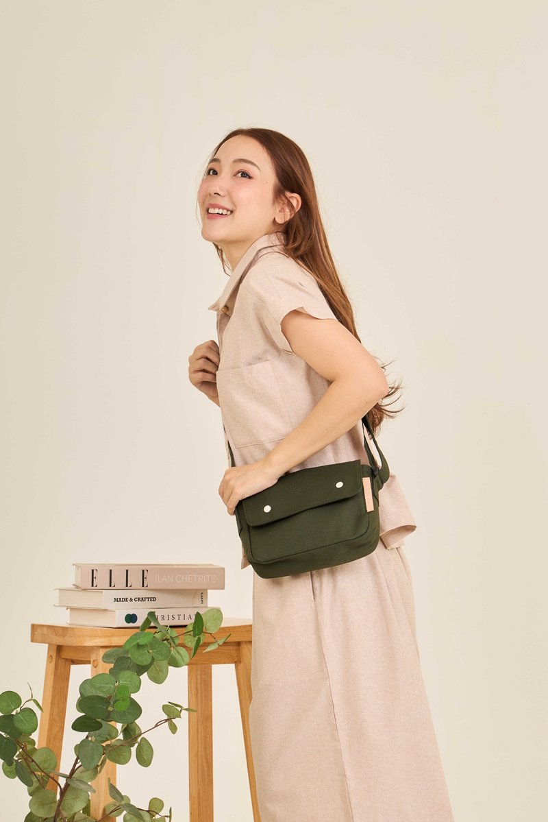 PEBBLE - canvas cross body bag (green) - 側背包/斜背包 - 棉．麻 綠色