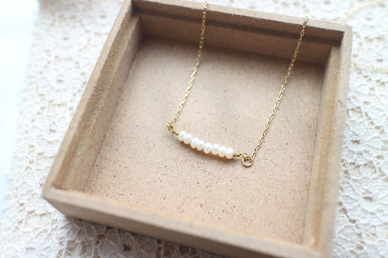Classical pearl-Pearls brass handmade necklace - สร้อยคอ - โลหะ 