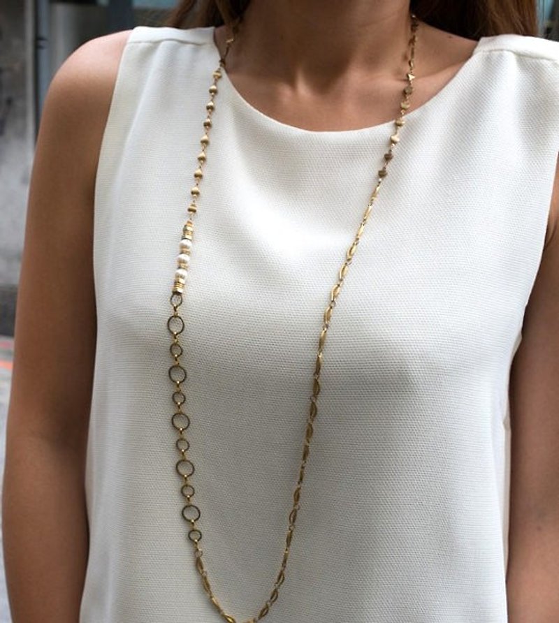 Tiled Bronze pearl necklace long section - Long Necklaces - Paper White