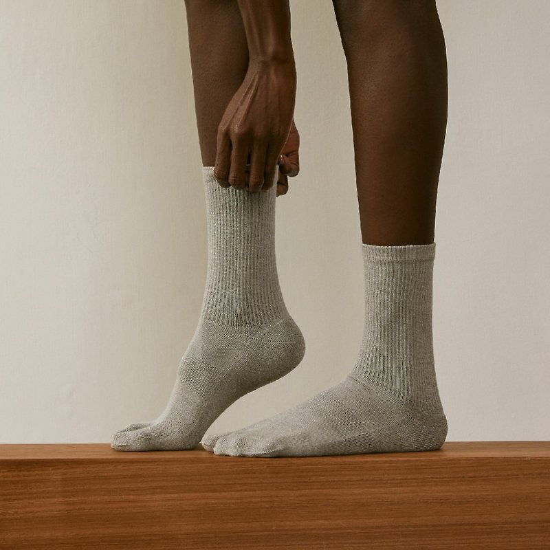 HUNDR. Lightweight shock-absorbing antibacterial cotton two-toe socks - Socks - Cotton & Hemp Gray