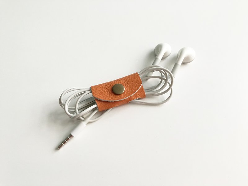 Cord holder, cord organizer, earbud holder ,leather cable holder /leather - ที่เก็บหูฟัง - หนังแท้ สีส้ม