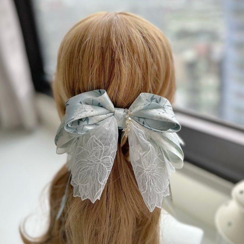 Exclusive Three-dimensional Lace Bow Intersecting Clip Banana Clip Fairy Clip Hair Clip-Light Blue - เครื่องประดับผม - วัสดุอื่นๆ สีน้ำเงิน