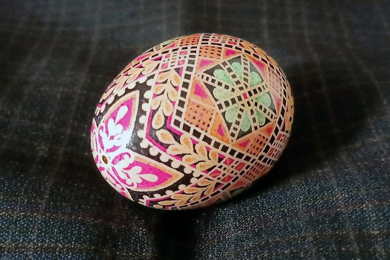 Blooming Summer Pattern Ukrainian Easter Eggs Real Chicken Pysanka Hand Painted - 擺飾/家飾品 - 其他材質 多色