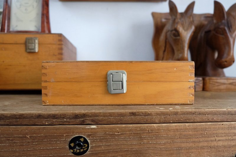 藏品展示木箱 - 收納箱/收納用品 - 木頭 咖啡色