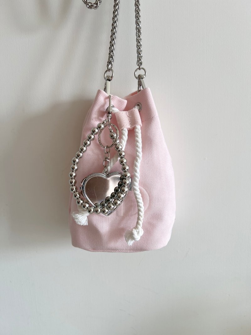 Dior CD pink drawstring bucket chain bag comes with shoulder strap and Silver bead chain heart-shaped mirror charm - กระเป๋าหูรูด - วัสดุอื่นๆ สึชมพู