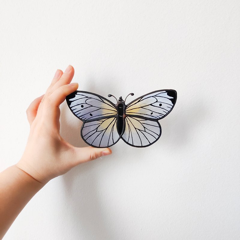 Stained glass butterfly, Stained glass Suncatcher, Glass home décor - ตกแต่งผนัง - แก้ว 