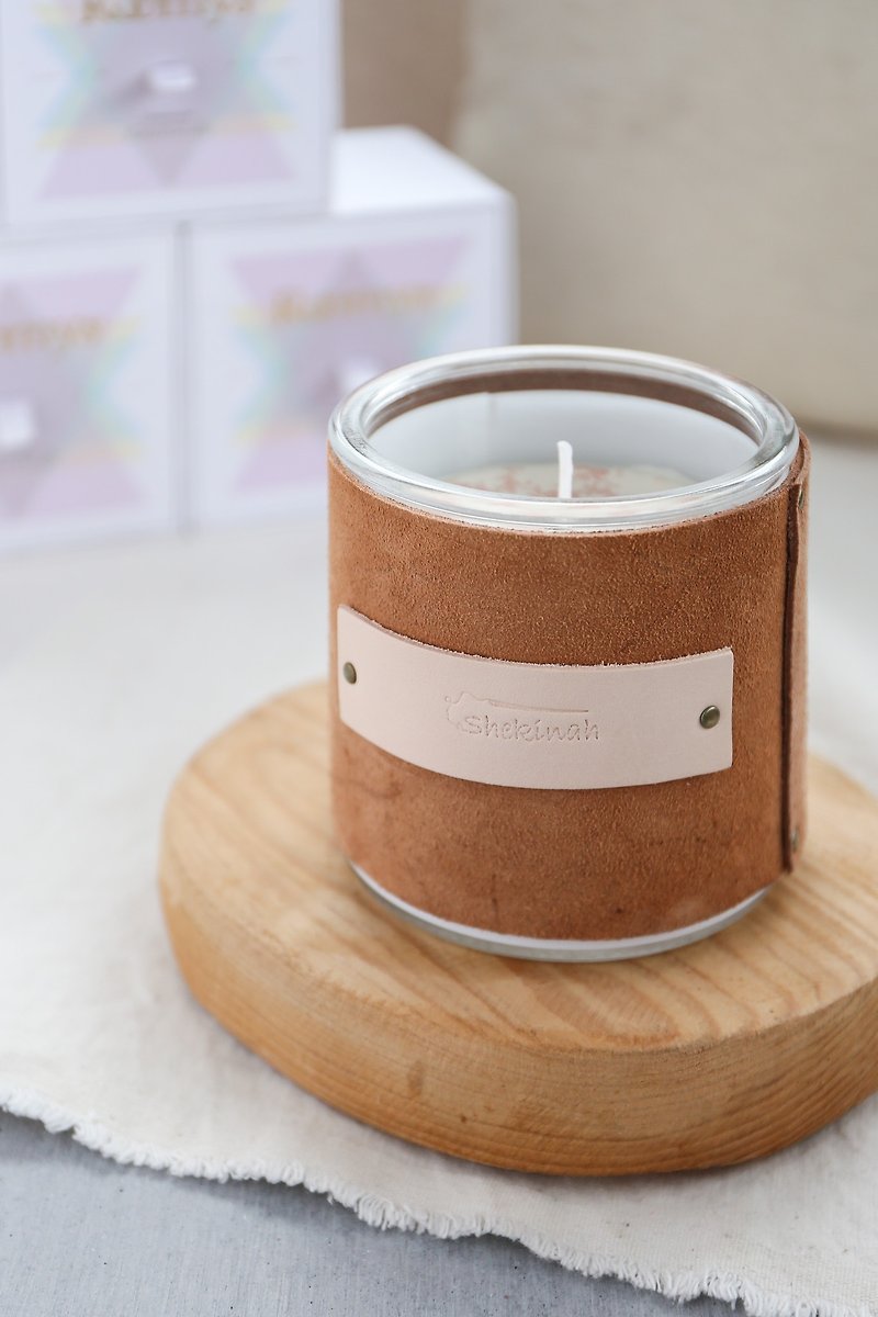 ▎Shekinah x Roomys ▎ essential oil fragrance candles (including leather jacket) - Candles & Candle Holders - Glass Pink