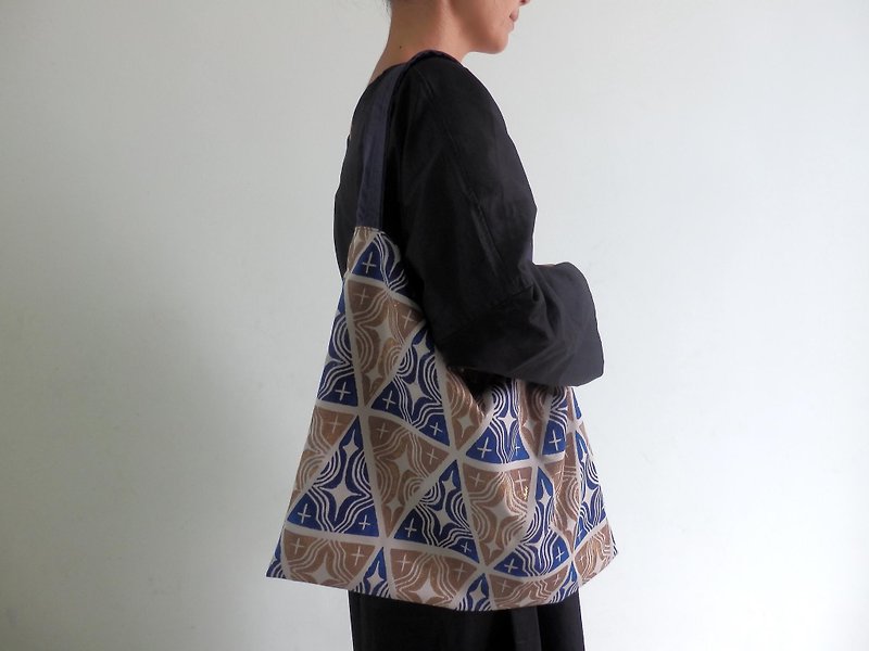 Shoulder bag made from handle / blue - Messenger Bags & Sling Bags - Other Materials Gold