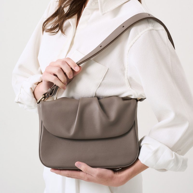 PUFF - Crossbody & Shoulder Bags (Taupe) - กระเป๋าถือ - หนังแท้ สีเทา