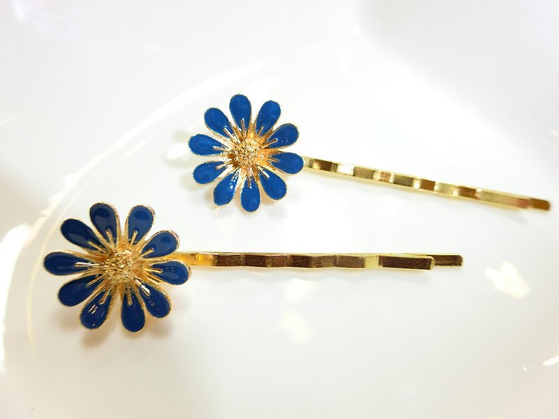 Summer sky blue - daisy flower hairpin -Cash.b - Hair Accessories - Other Metals Blue