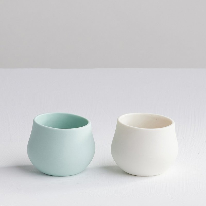[3,co] Ocean Xishi Small Cup (Two-color Group)-White + Green - ถ้วย - เครื่องลายคราม ขาว