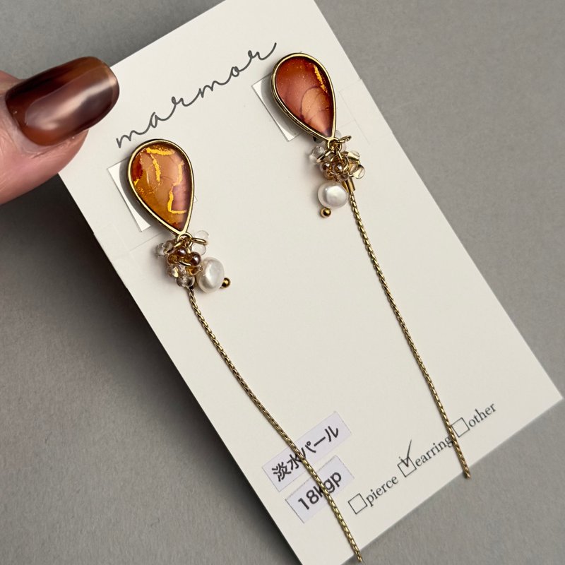 Orange Alcohol Ink Art Earrings – 18kgp Clip-On Style with Freshwater Pearl - ต่างหู - เรซิน สีส้ม