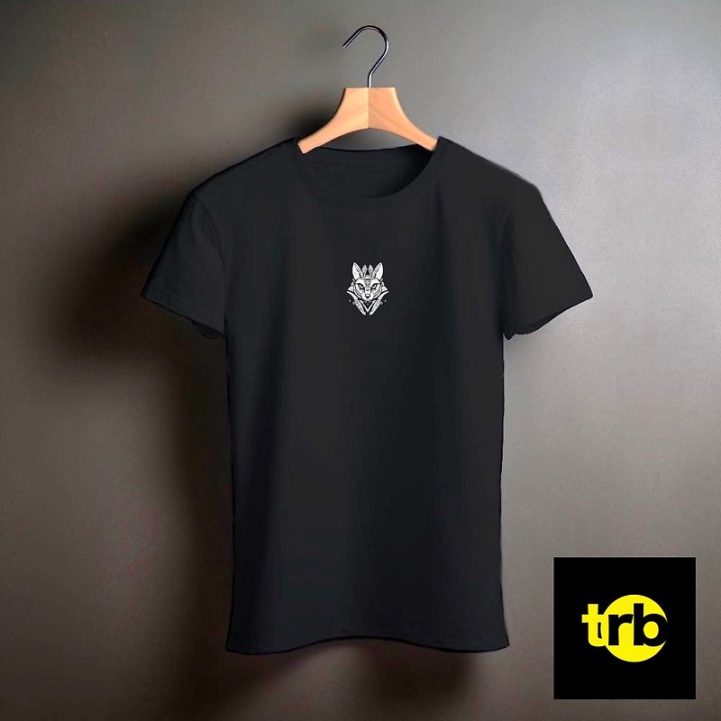The low-key Wild Soul Totem T-Shirt Snow Fox is available in two colors on this page. - Men's T-Shirts & Tops - Cotton & Hemp Black