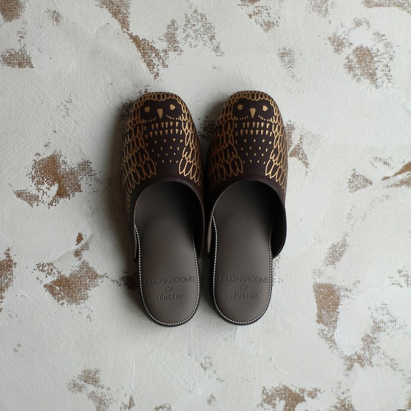 CLOAKROOMS OF .Fuller indoor slippers owl owl design-coffee two-color style - Indoor Slippers - Faux Leather Brown