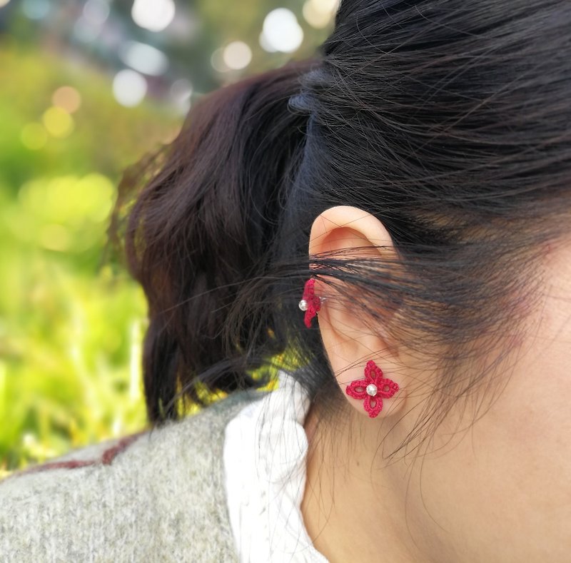 tatted flower earrings(red) / gift / Swarovski crystal / ear clip / customize - ต่างหู - ผ้าฝ้าย/ผ้าลินิน สีแดง