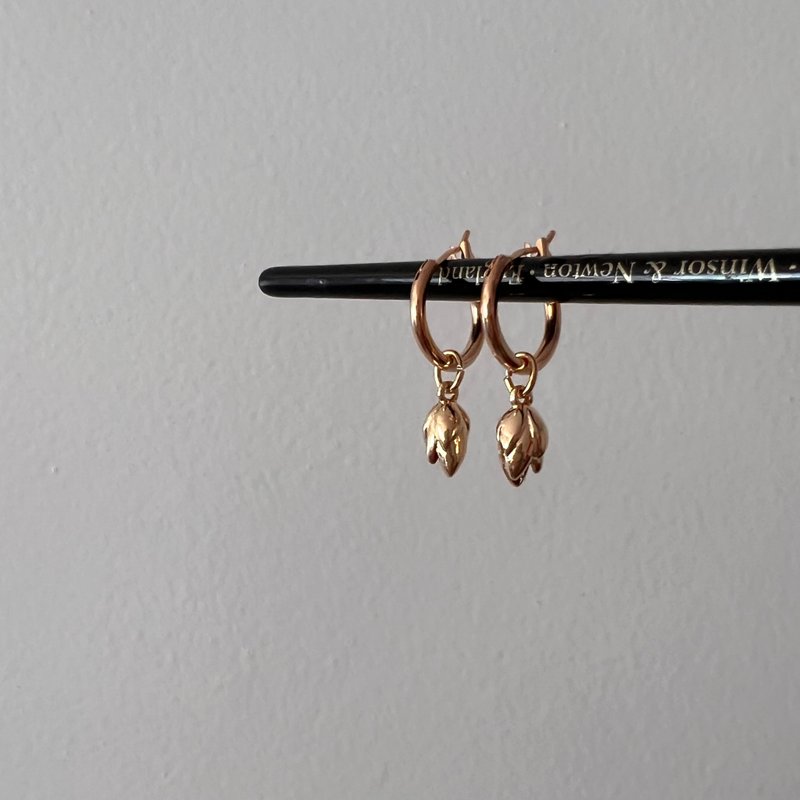 Máxima Jewels- Flax Bud Earrings - ต่างหู - ทองแดงทองเหลือง สีทอง