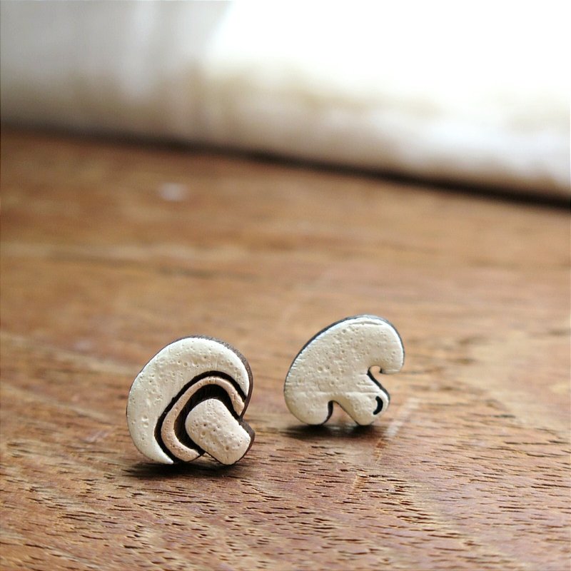 Wooden earring mushroom - 耳環/耳夾/耳骨夾 - 木頭 咖啡色