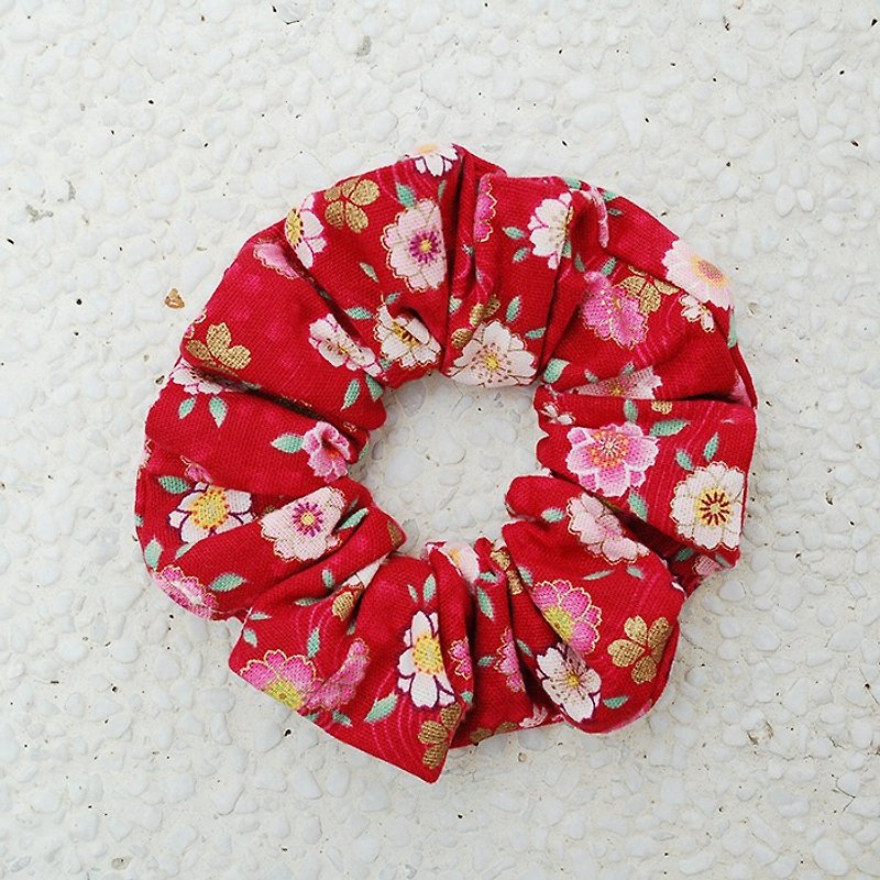 Small blossoming development bunch / colon circle donut hair ring - Hair Accessories - Cotton & Hemp Red
