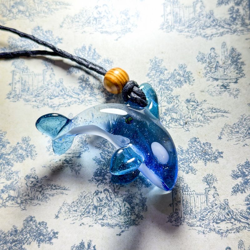 Glass killer whale space pendant 2208303 - สร้อยคอ - แก้ว สีน้ำเงิน