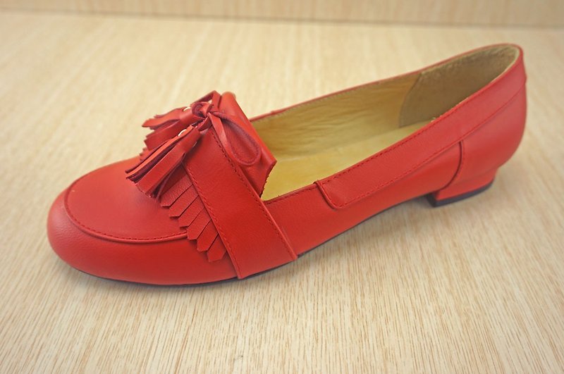 Tassel shoes flat handmade shoes - รองเท้าลำลองผู้หญิง - หนังแท้ สีแดง