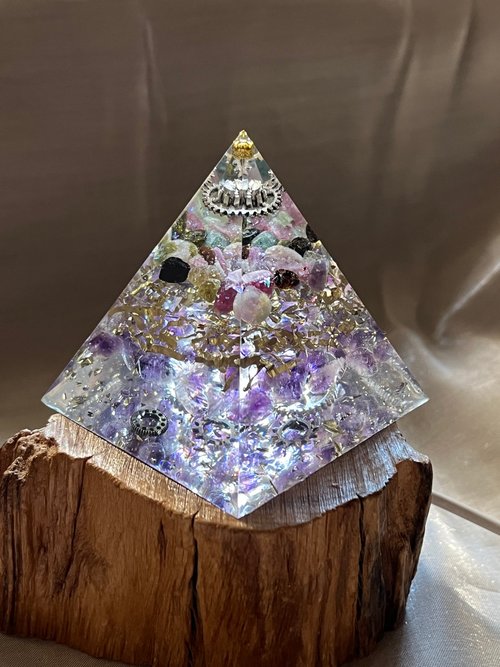 Serendipity Gem｜翡翠．水晶．奧剛 訂製【奧剛能量塔-給豐盛他人的你】碧璽/紫水晶-奧根金字塔