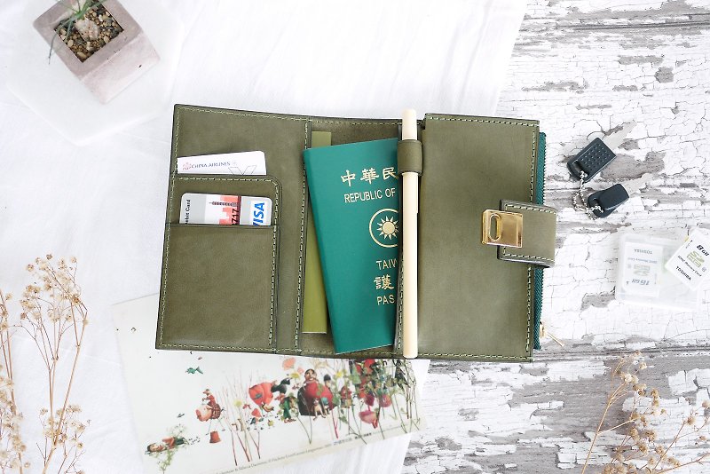 Pre-order丨Olive green square buckle cowhide passport holder丨Italian cowhide free embossing丨 - Passport Holders & Cases - Genuine Leather Green