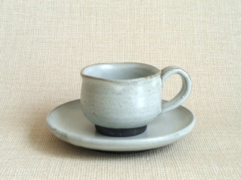 Cup and saucer a - Mugs - Pottery White