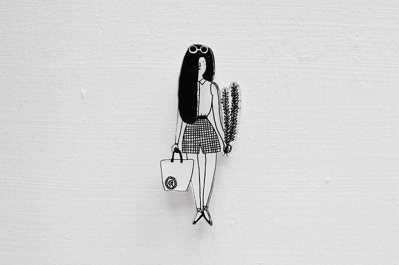 Miss Hairy Collection / Black and White Brooch / 010 - Brooches - Plastic White