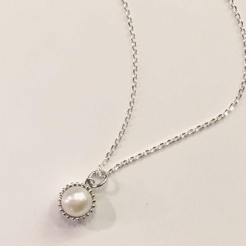 蕾絲點點 柔光珍珠銀質項鍊 白珍珠款 - 項鍊 - 純銀 白色