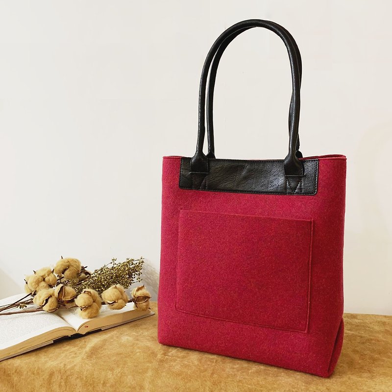 PET bottle recycled felt x cowhide vertical tote bag 3 colors available tote bag A4 storage cowhide eco-sustainable M0071 - Handbags & Totes - Eco-Friendly Materials Red