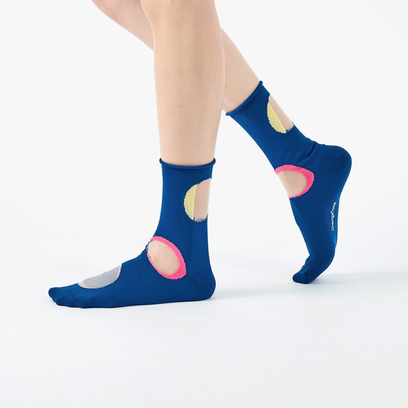 Is it round or not / dark blue (M) - MIT design transparent socks - Socks - Cotton & Hemp Blue