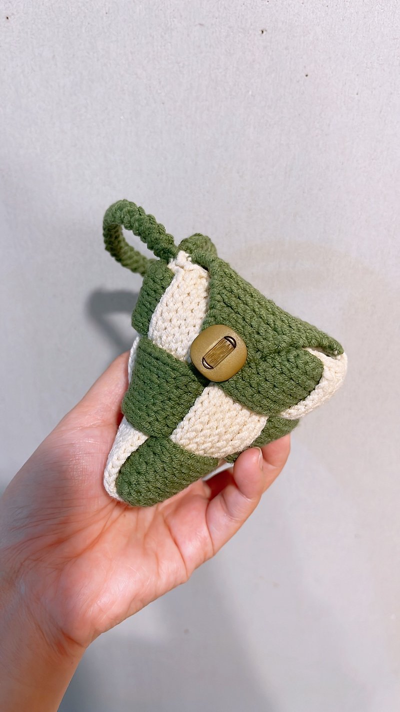 Handmade crochet-woven triangular three-dimensional coin handbag crochet coin purse/coin bag/hand bag - Coin Purses - Cotton & Hemp Green