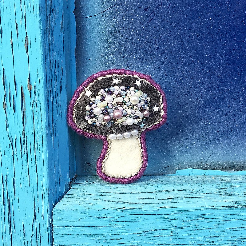 Koko Loves Dessert // I sell you the youth - dark purple magic mushroom mushroom brooch hairpin - เข็มกลัด - ขนแกะ สีม่วง