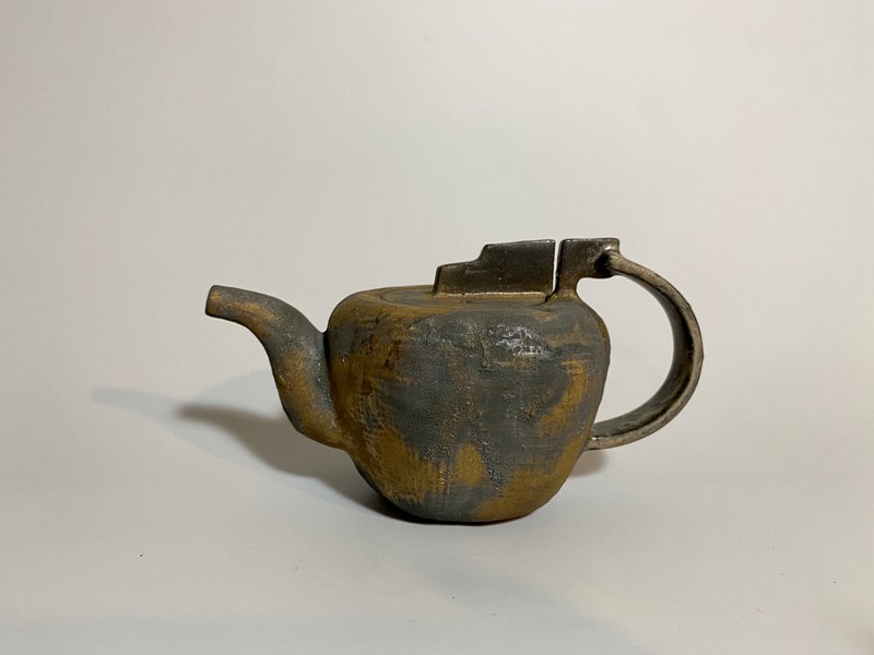 李善愔-黑金結構式手捏壺 - 茶壺/茶杯/茶具 - 陶 