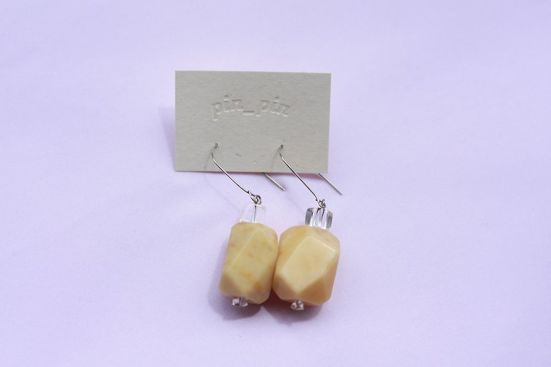 Cut surface irregular topaz ear hook earrings - ต่างหู - เครื่องเพชรพลอย สีเหลือง