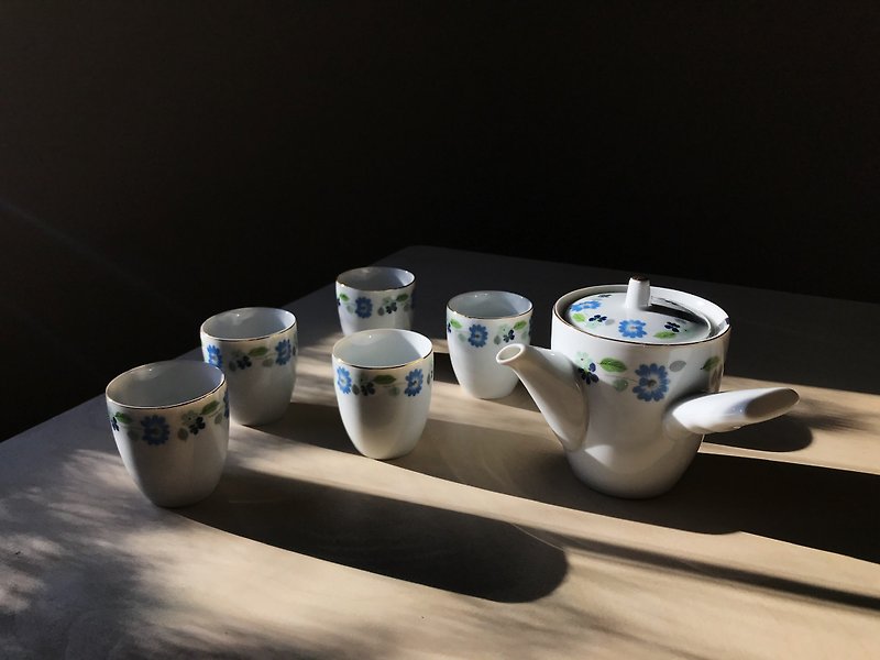 Early Japanese Teapot Group - Teapots & Teacups - Porcelain Transparent