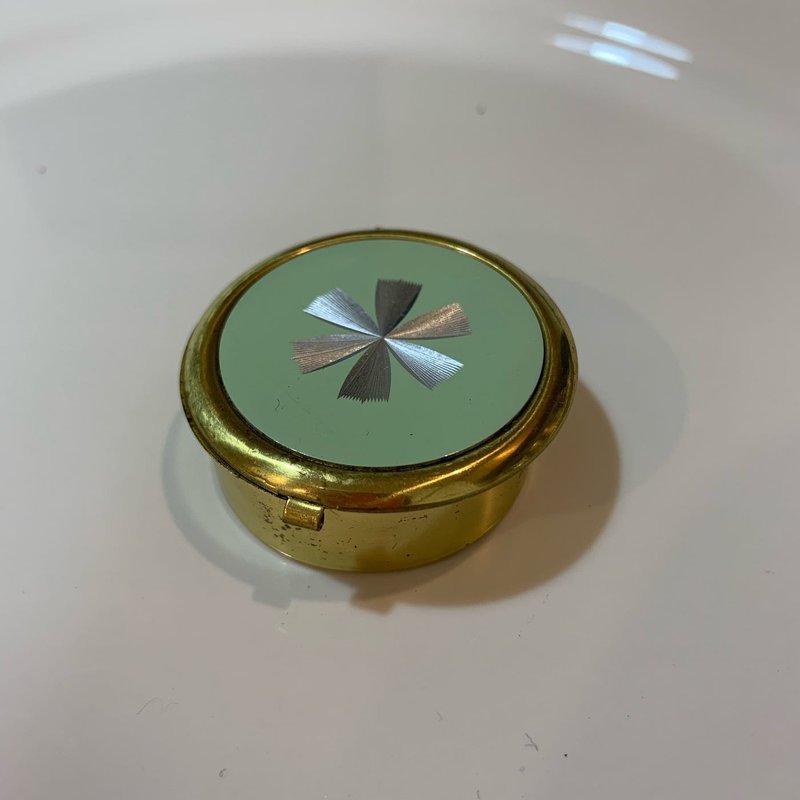 Vintage 日本japan刻花飾品盒 - 其他 - 其他金屬 