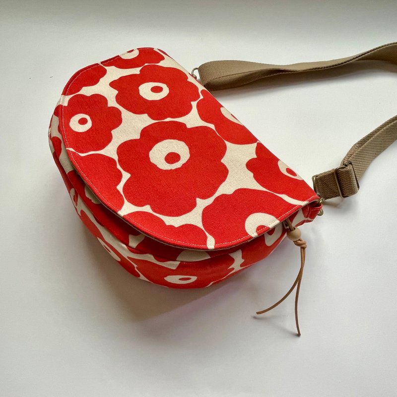 Nordic floral saddle bag. Activity straps. Long folding umbrellas are easy to place. Internal zippered slip pocket - Messenger Bags & Sling Bags - Cotton & Hemp Red