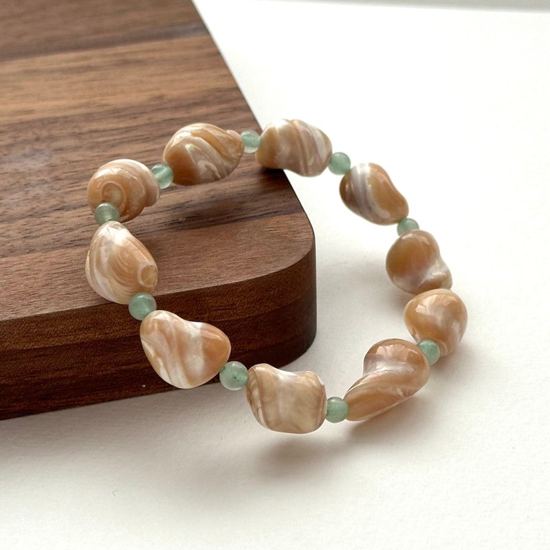 [Drifting Memories] Shell Green Aventurine Bracelet Wealth Luck Love Birthday Graduation Commemorative Gift - Bracelets - Shell Khaki