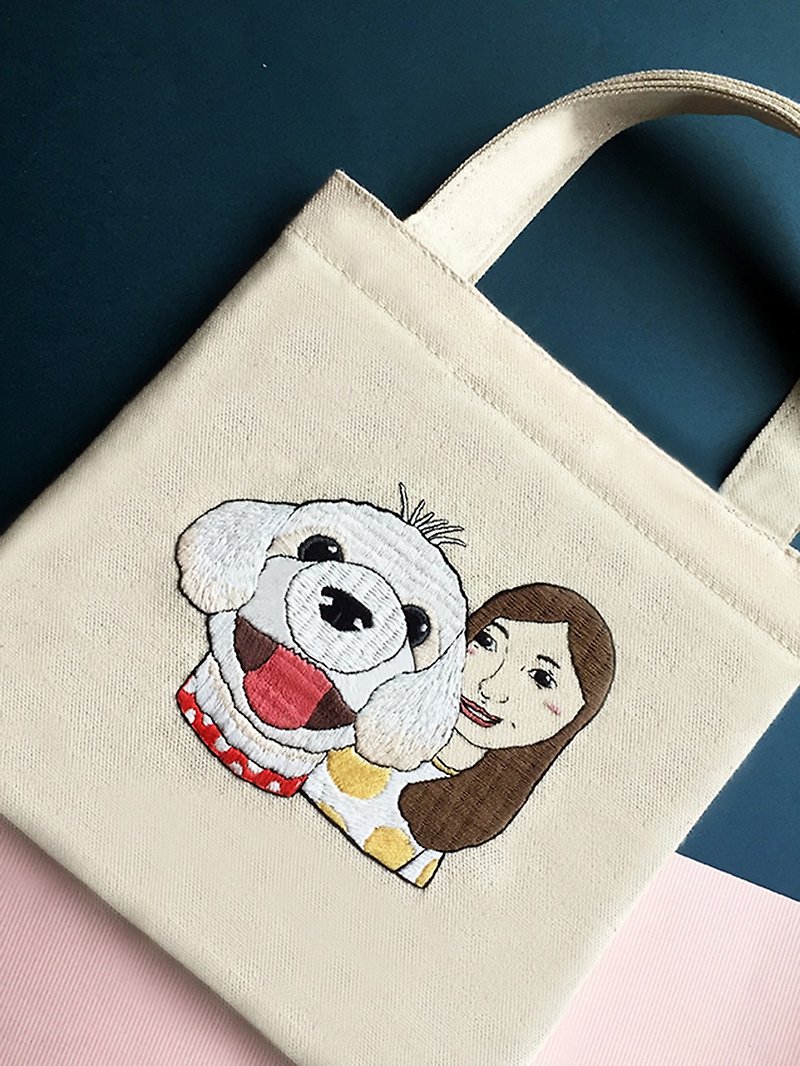 Exclusive order-hand-embroidered eco-friendly pouch / book bag (Q version illustration) - Handbags & Totes - Thread Multicolor