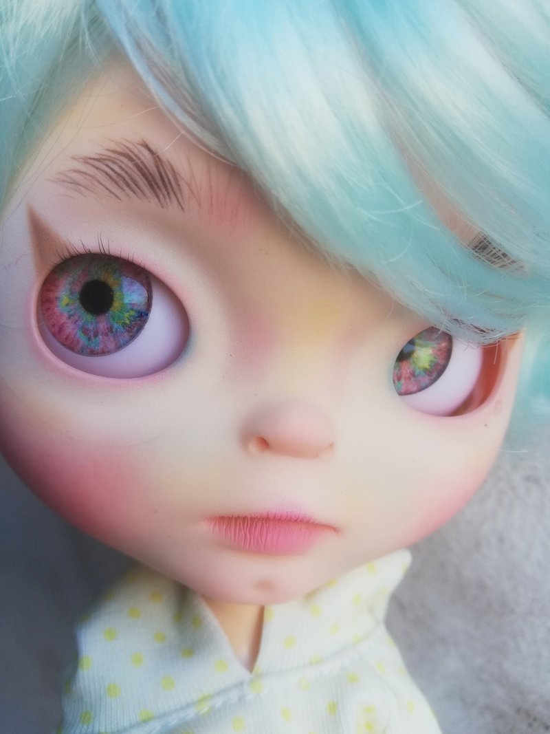 Blythe Asian custom doll, Blythe OOAK, white skintone blue mint  hair OOAK doll - 玩偶/公仔 - 塑膠 藍色