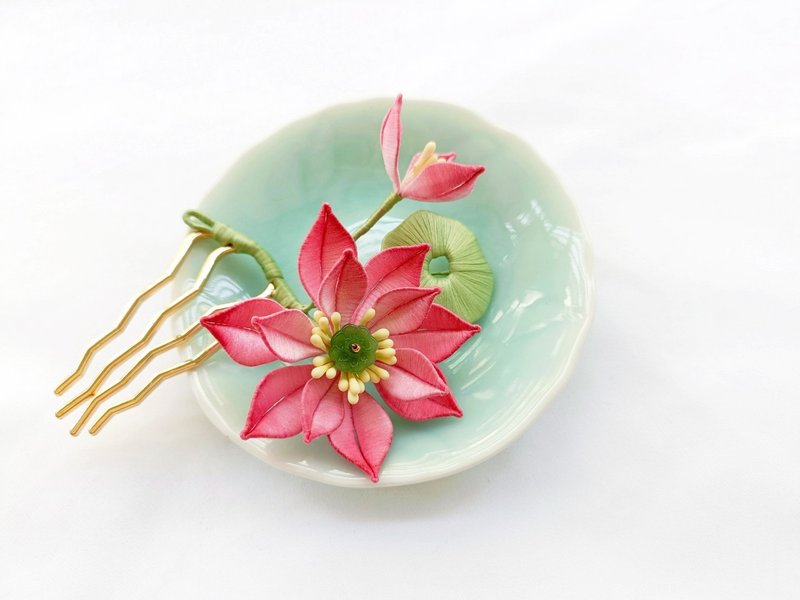 美人妝 桃紅色漸層染色古風荷花纏花髮簪髮飾飾品 - 髮圈/髮夾 - 繡線 粉紅色
