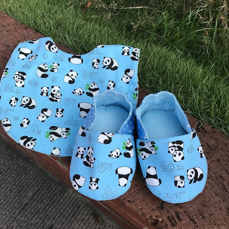 熊貓彌月禮盒-學步鞋+雙面圍兜 - 滿月禮物 - 棉．麻 藍色