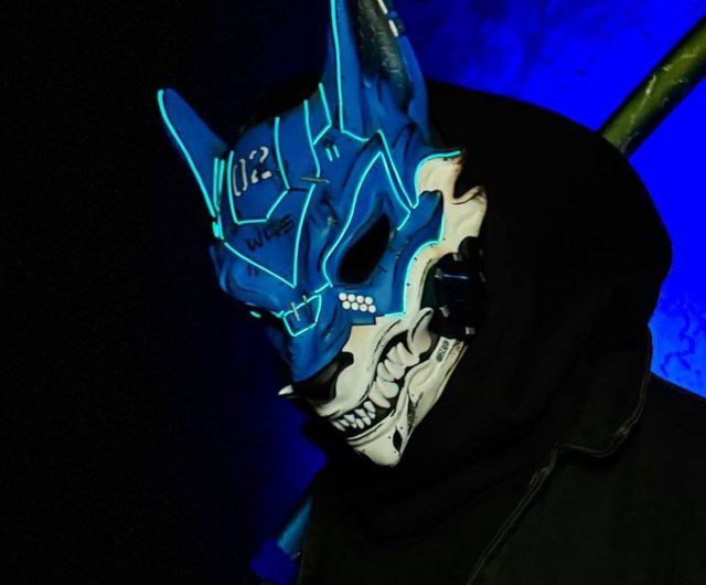 サイバーパンクマスク — 青白の狐LEDマスク サイバーヘルメット 未来的