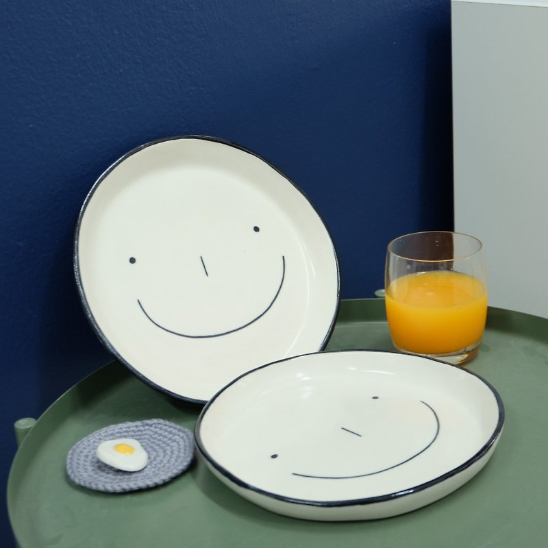 SMILEY DISH - 盤子/餐盤 - 陶 白色