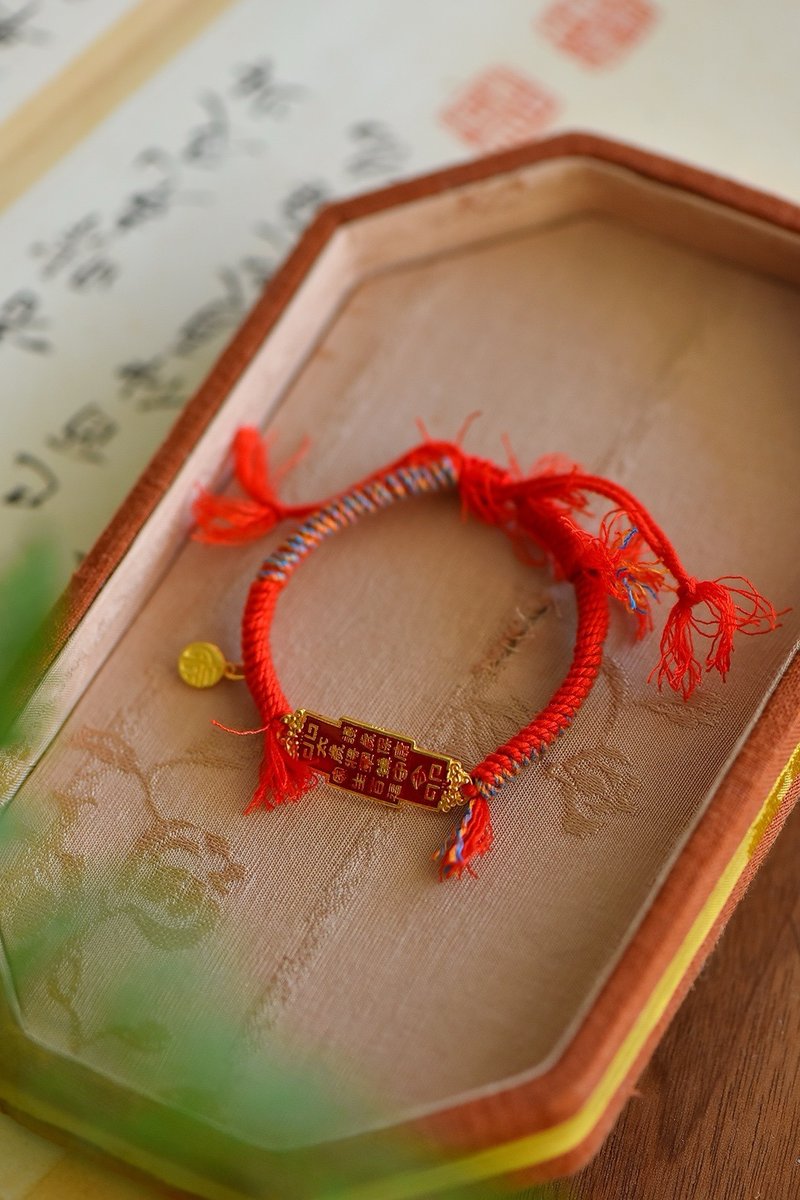 Handmade sterling silver burnt blue lucky Tai Sui token design woven red Linen and linen bracelet - Bracelets - Sterling Silver Silver