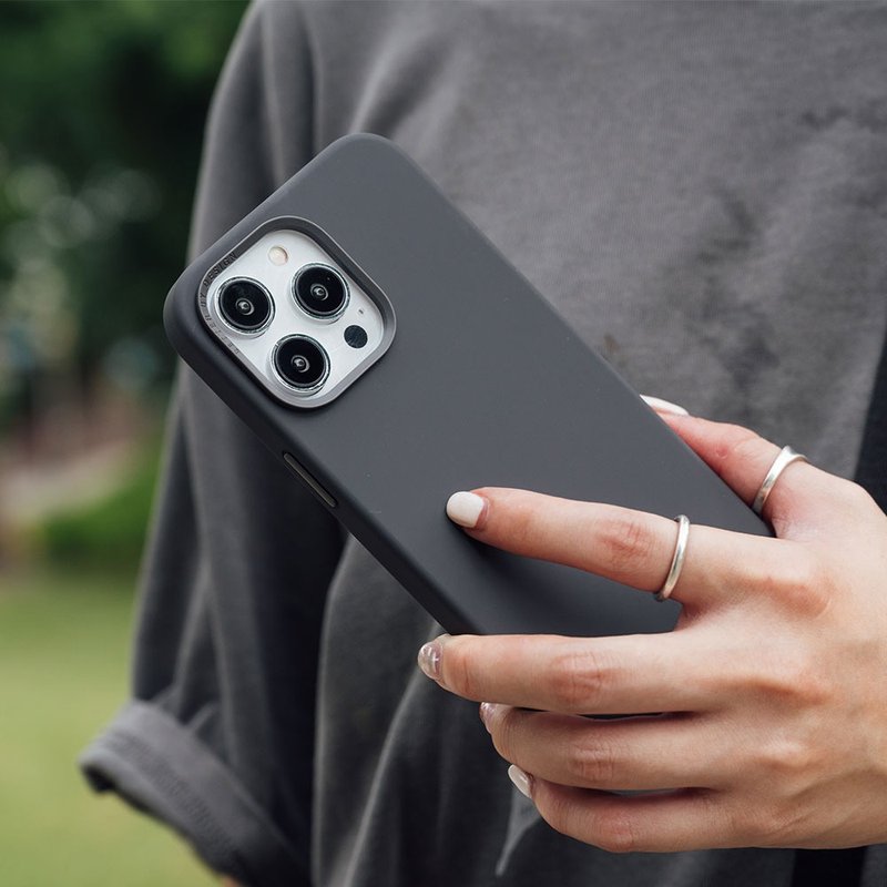 iPhone 13系列 LinoHue液態矽膠防摔手機殼 支援磁吸充電 -黑灰 - 手機殼/手機套 - 塑膠 黑色