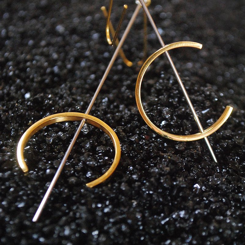 ESCA STUDIO • Knight Series Sword Double-C Titanium Steel Asymmetrical Earrings - Earrings & Clip-ons - Other Metals Yellow